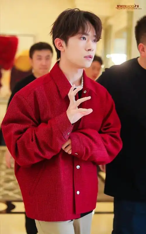 易烊千玺无袖白背心##四字 易烊千玺 yyqx 四字弟弟