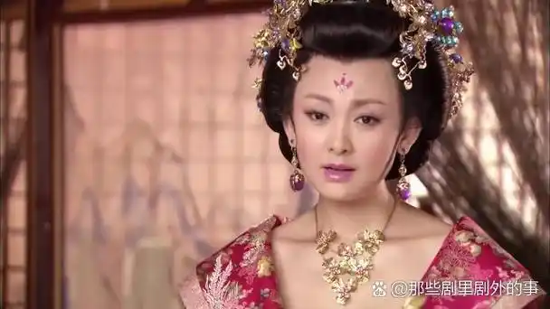 当时真的觉得大姐王金钏太惊艳了,二姐王银钏虽然不如大姐那么漂亮