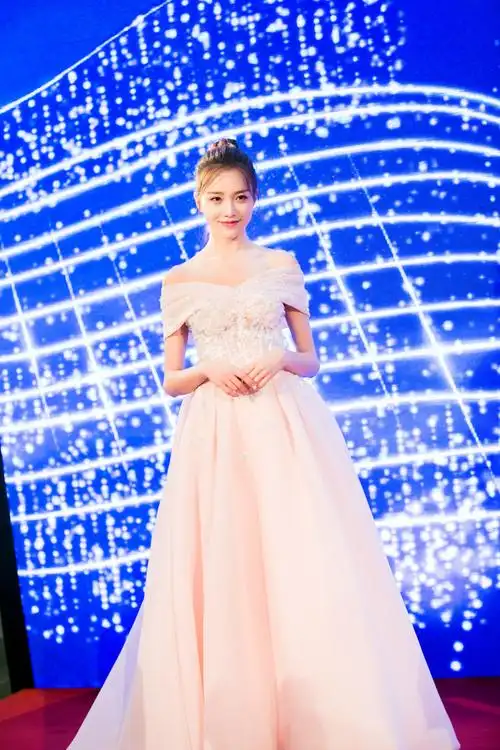 黄一琳亮相上影节新戏坑爹游戏将上线