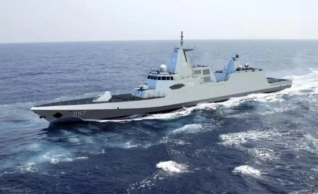 中国054b护卫舰排水量达到5000吨,相对较小.