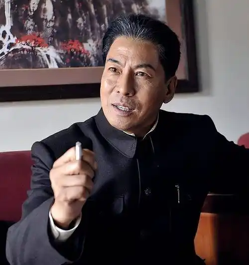 "刘少奇"扮演者郭连文去世,两月前曾露面,面容消瘦憔悴_唐国强_角色