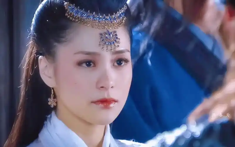 阿娇早期的一些古装造型,独有的清冷感!