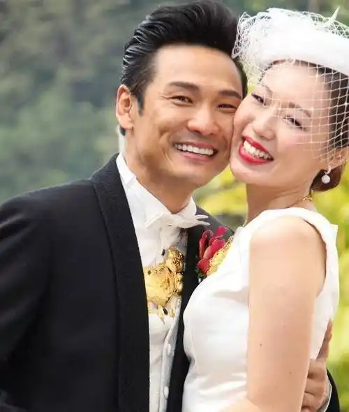 花心的杜德伟,和吴君如相恋8年,为何转身就"劈腿"?_音乐_比赛_香港