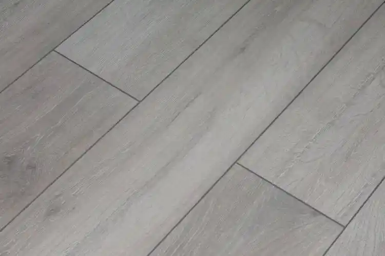 经久耐用,打理简便现代简约装修风格,搭配浅灰色的木质地板,使得整个