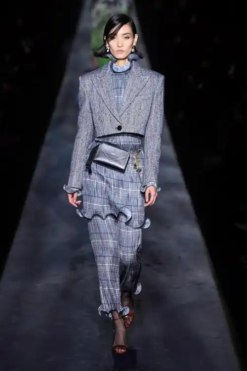 2019秋冬巴黎时装周givenchy纪梵希秀场