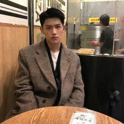 人物头像男真人冷酷 人物头像图片男 真人 帅气-图片大观-奇异网