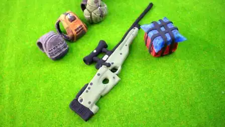 吃鸡小伙用彩泥制作吃鸡武器awm,超轻黏土手工diy吃鸡awm狙击枪!