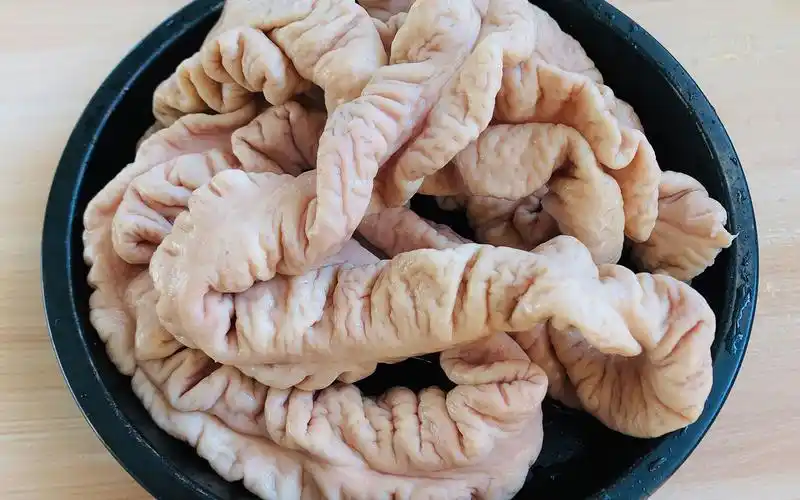 这才是猪大肠最好吃的做法,外皮焦香,口感软糯,做法简单没腥味