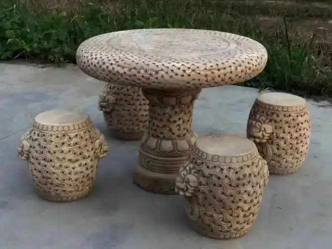 老石桌石凳一套