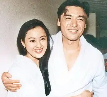 钟镇涛前妻章小惠个人资料和照片