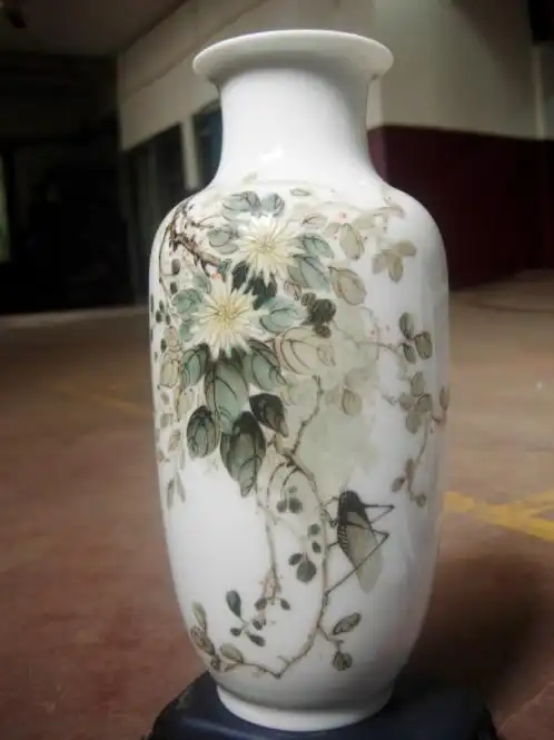 名家李明亮虫草作品"静可听瓶