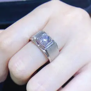 正品周大福星钻戒男真钻石pt950铂金婚戒白金结婚订婚霸气男戒指