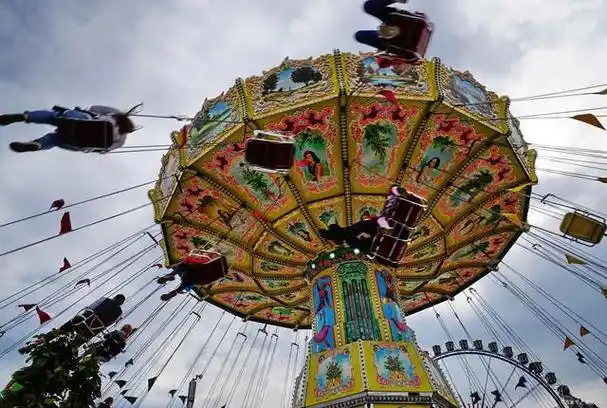 从经营的角度分析摇头飞椅游乐设备的优势