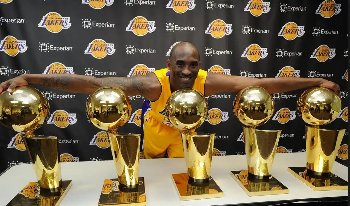 科比荣膺奥斯卡成跨界伟人五冠奥运两金创不凡人生