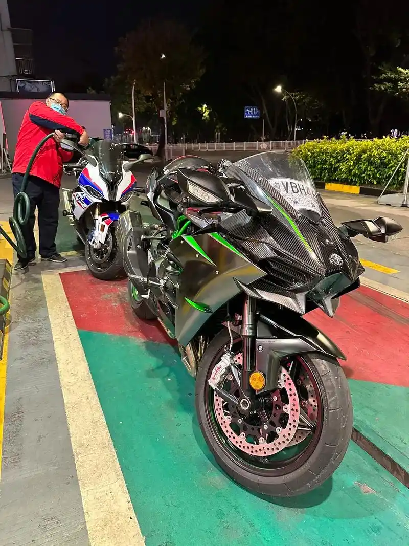 宝马s1000rr #川崎h2c #雅马哈r1  当本就平 - 抖音