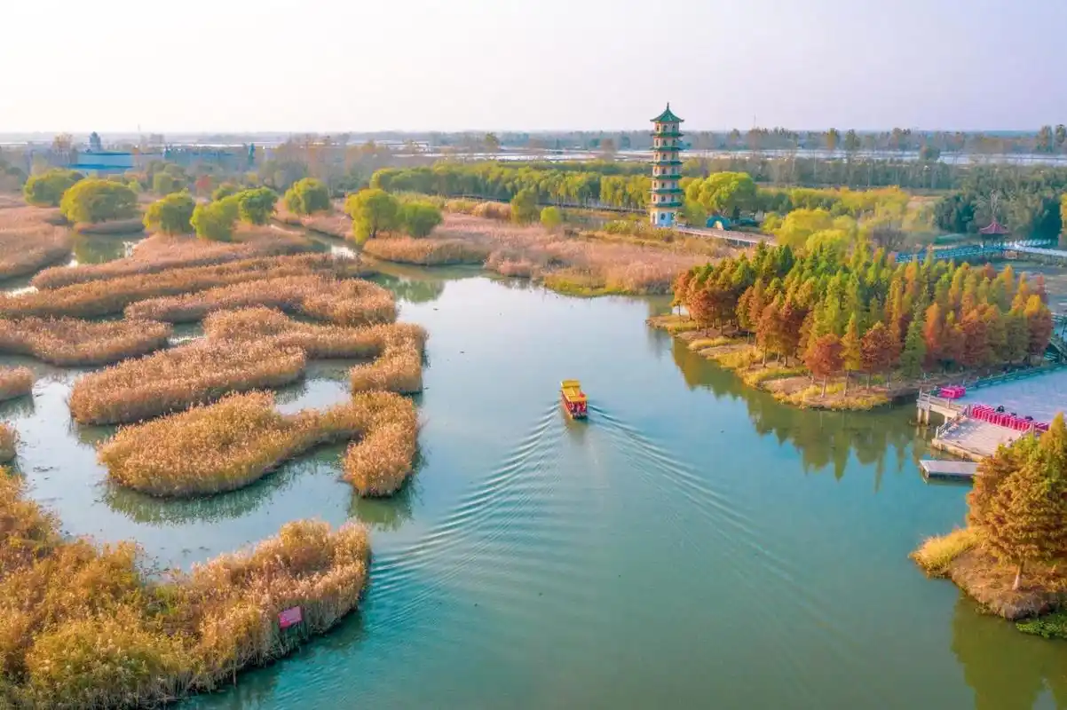 美丽江苏·每日一景丨盐城盐都大纵湖:碧水蓝天映初冬