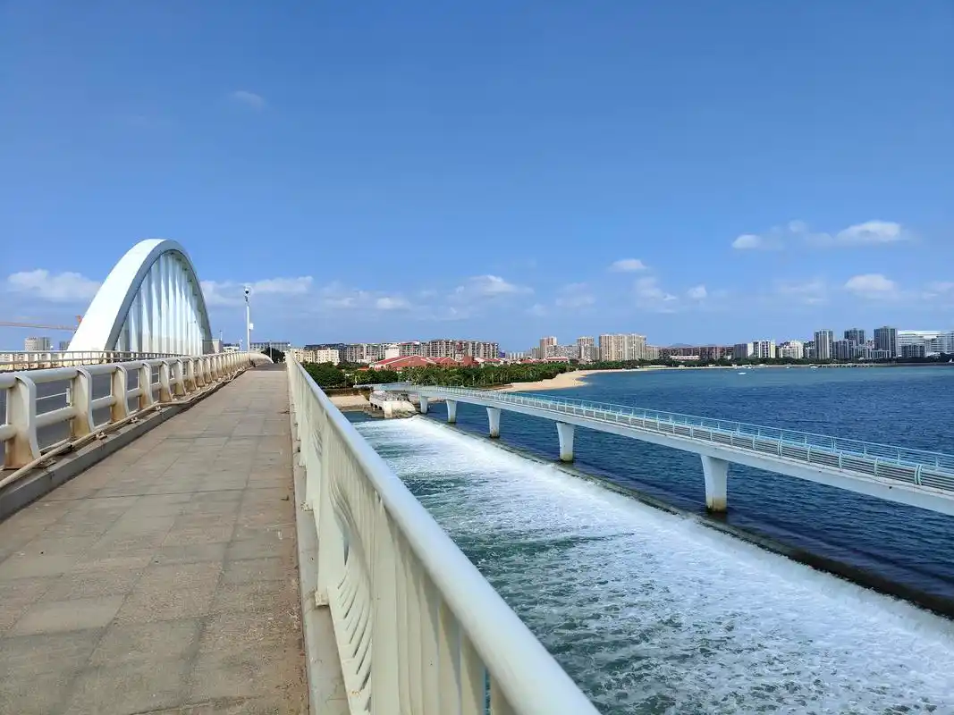 厦门五缘湾是一处清新宁静的大型旅游休闲观光类景区