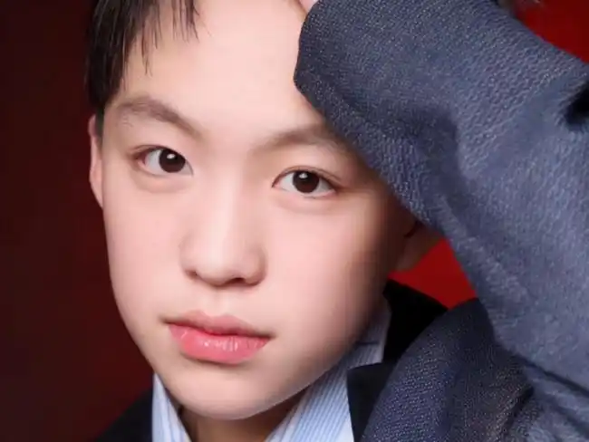 文章儿子偷偷长大小时候奶萌可爱如今帅到移不开眼