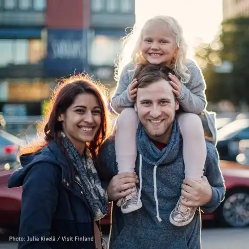 芬兰人是纯黄种人和显白人种混血这种说法是否正确?