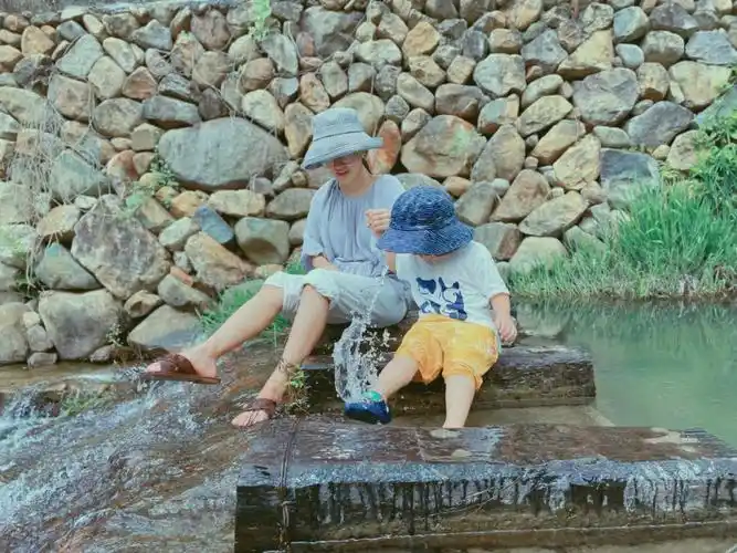 福州九峰村夏日嬉水