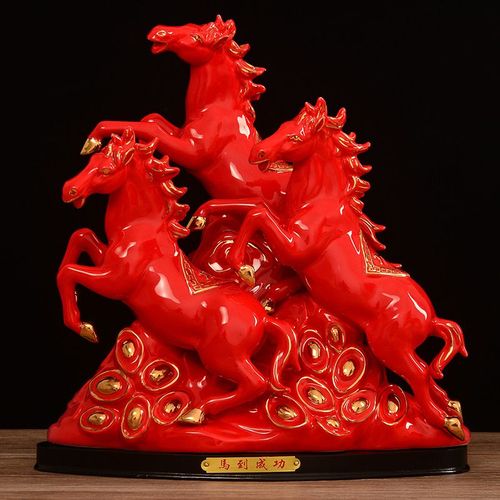 红色陶瓷马摆件十二生肖马招财客厅办公室玄关装饰品三马骏马摆设