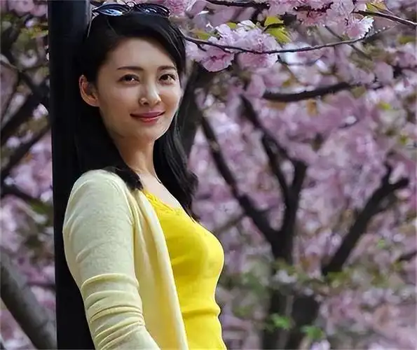 安徽卫视美女马滢近照真是不老女神啊气质端庄的她获得称赞