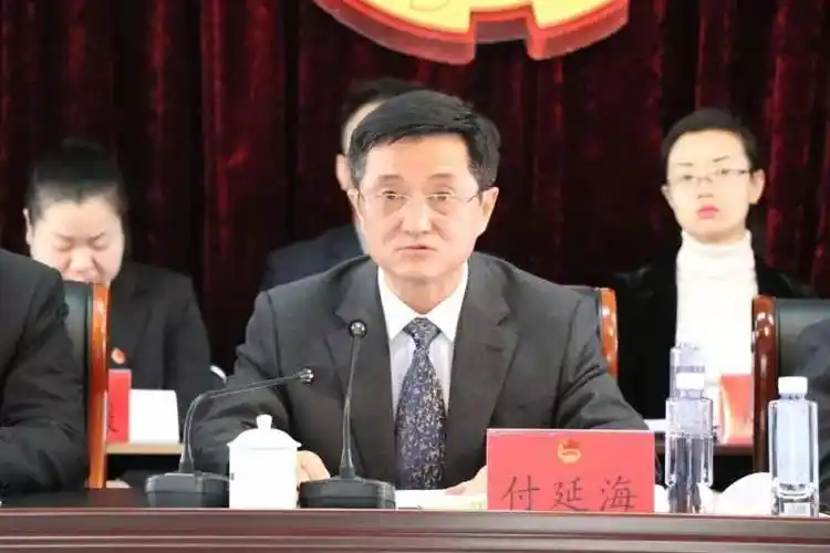 团市委书记房涛出席大会开幕式并致辞.