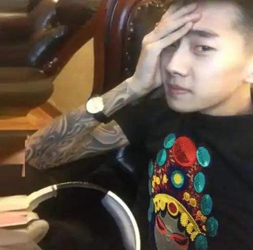 网红刘叉叉被女土豪追求,对方送"劳斯莱斯"表白,网友:炒作