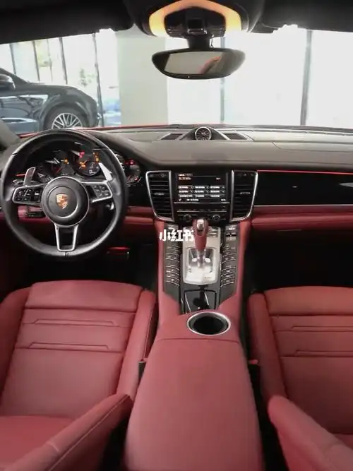 保时捷帕拉梅拉内饰改装波尔多红