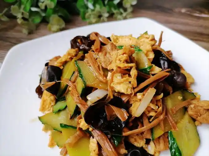 鲁菜木须肉的家常做法,原叫"木樨肉",是昔日有名的孔府菜-搜狐大视野