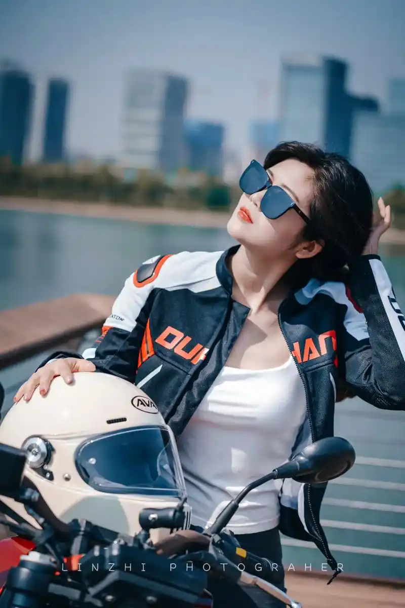 这天是热了点,但还是抵不过我的热爱7815#女骑#机车 #机车摄 - 抖