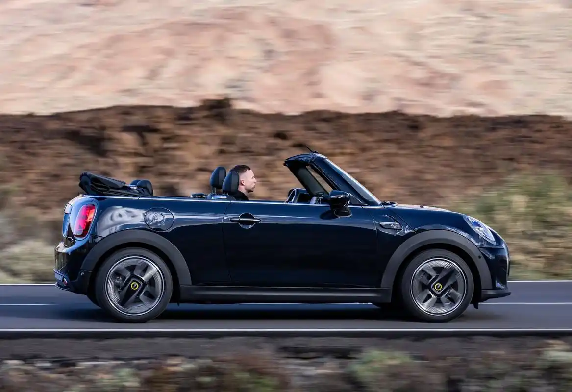 令人迷醉的小可爱 新款电动mini敞篷版官图发布