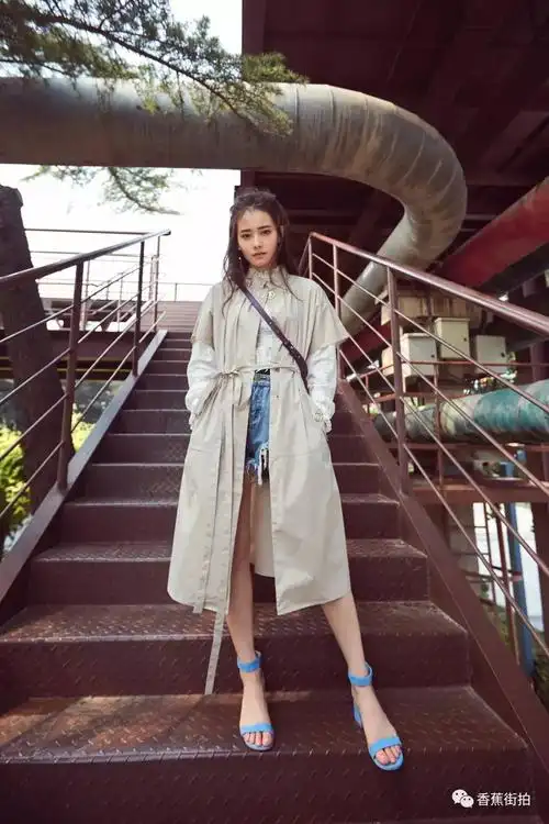 柴碧云夏至过后梦回校园笑颜依然灿若夏花香蕉街拍
