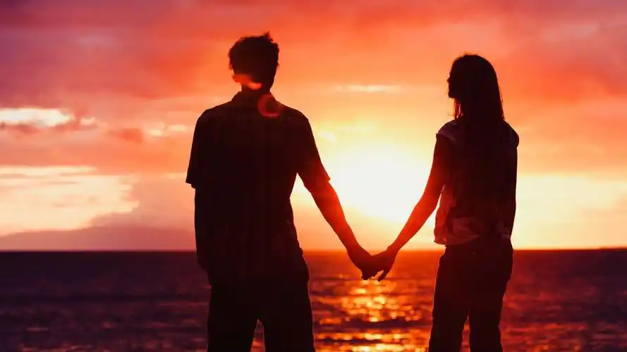 爱情牵手背影壁纸