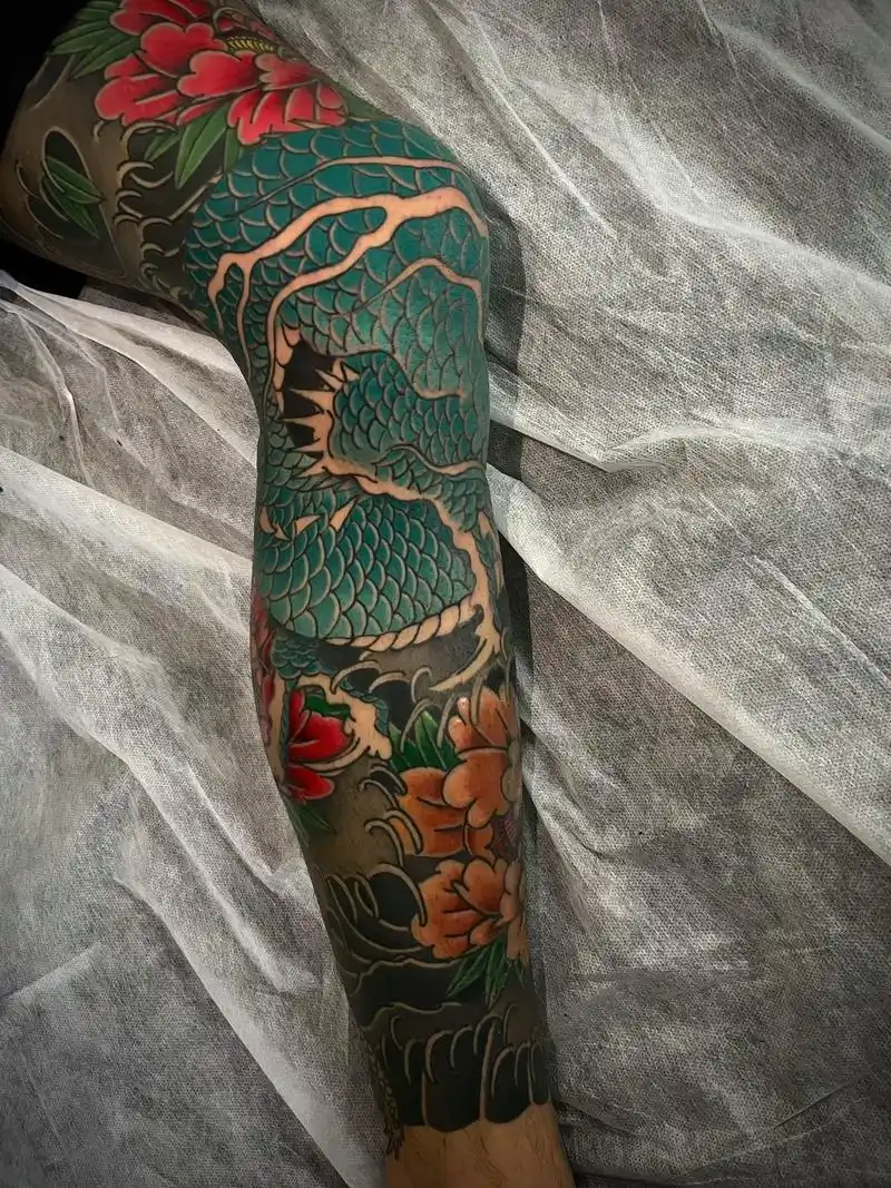 看看你们的小青龙呗.#纹身 #学纹身 #青岛纹身 #日式老传 - 抖音