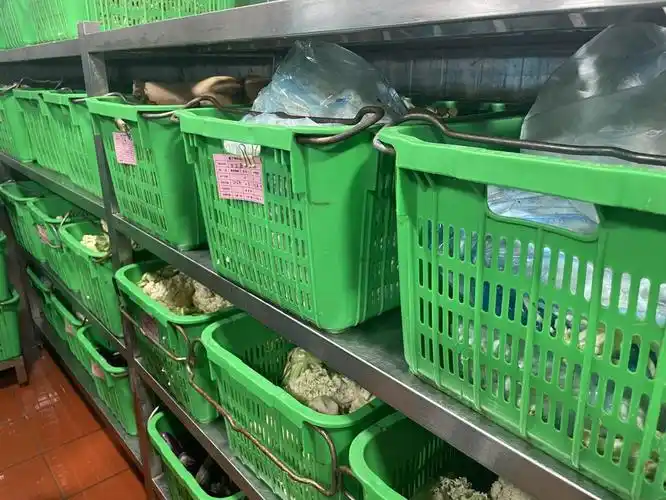 突查深汕这家大型企业食堂后厨