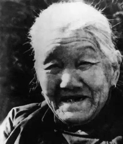 王换于抚养86个八路军后代政府拨款250万为其建造纪念馆