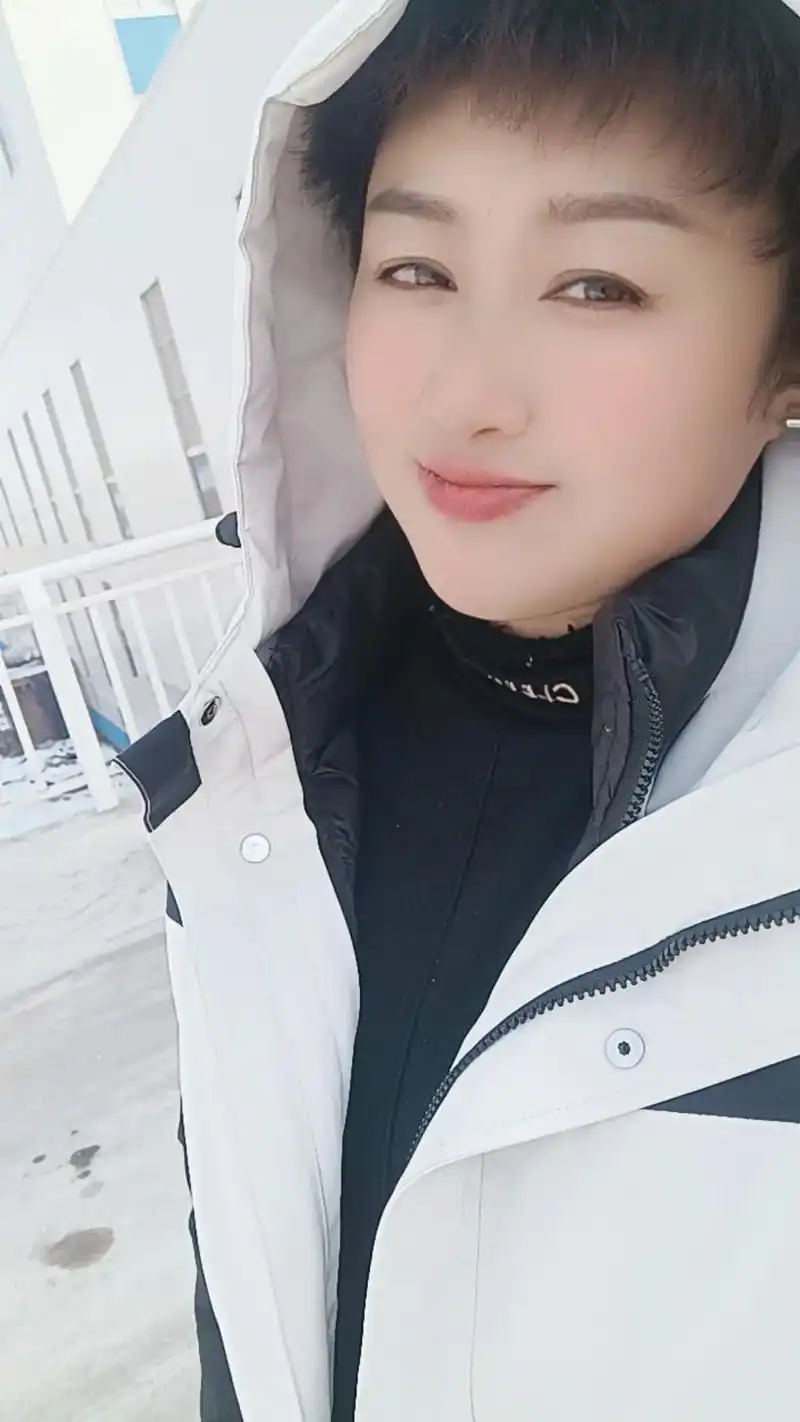 这人生一程留下岁月的痕迹 照片里的时光 ,也在人生错位不同时 - 抖音