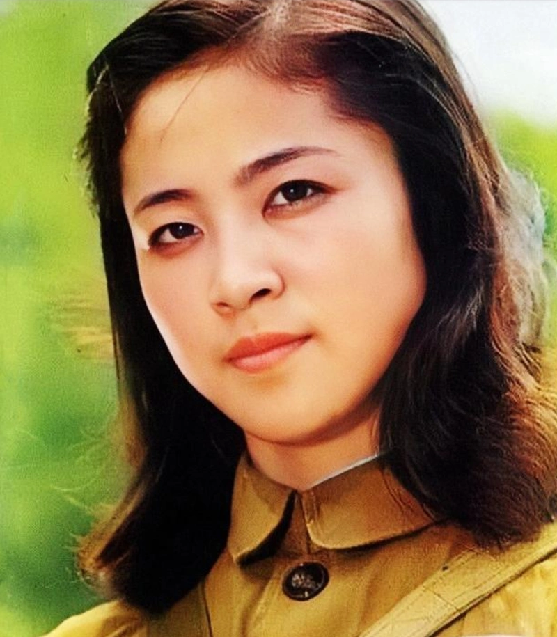 盖克:因《高山下的花环》成名,与开国大将之子恋爱,却远嫁美国