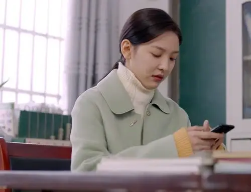 张馨予饰演的黄文,章若楠饰演的梁诺,到底谁是电视剧《号手就位》的女