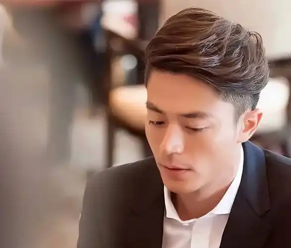 霍建华生气了,机场怒怼代拍,不要跟着我!_明星_人员_行为