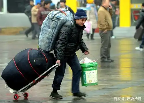 年轻一代的"提桶跑路",如今已演变成,一种常见的社会现象