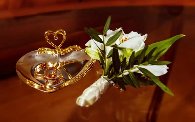 情人节定情戒指唯美高清桌面壁纸