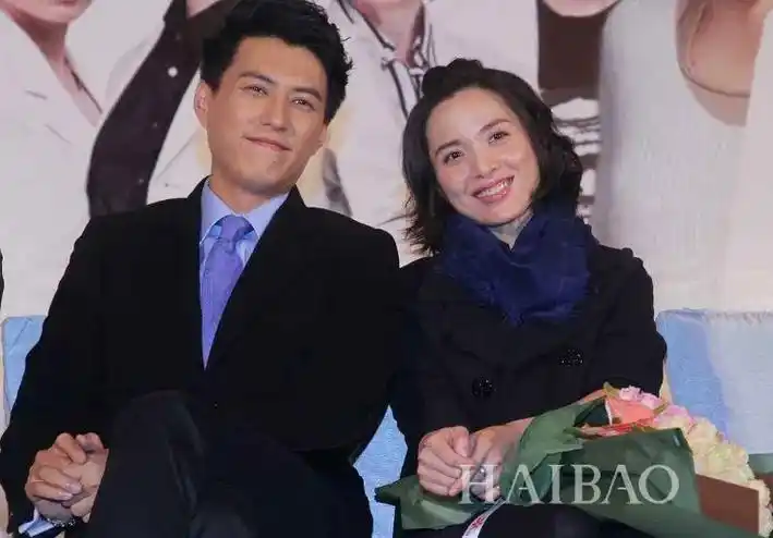 网易号阔乐探娱c视觉中国靳东和他老婆雷映说娱乐haibao