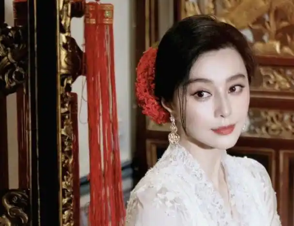 张馨予 : 与李晨分手被嘲不如范冰冰 , 5年后嫁帅气军官 , 如今过得