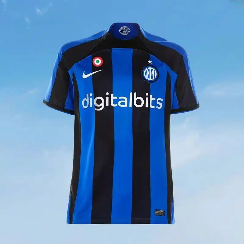 国际米兰官方正式发布:2022-23赛季,主场球衣宣传照四宫格.