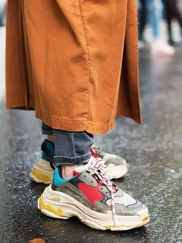 balenciaga老爹鞋triple s 低至香港价钱58折!