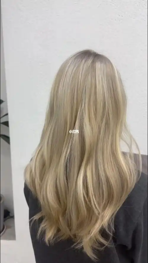 千禧年染发砂金色挑染