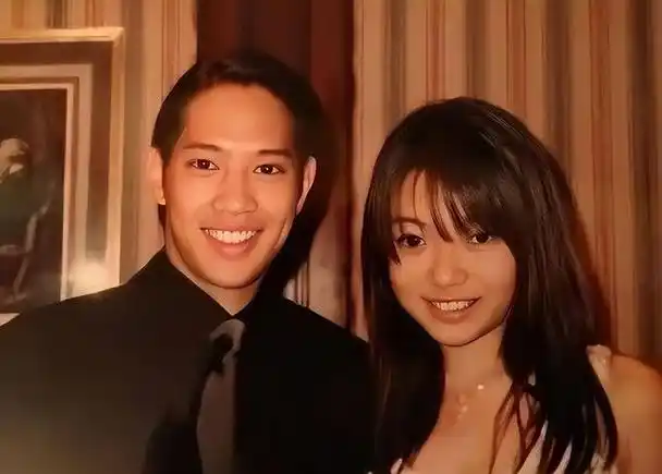 嫁入豪门8年瘦成44斤,被逐出家门的伍智恒,到底经历了啥?