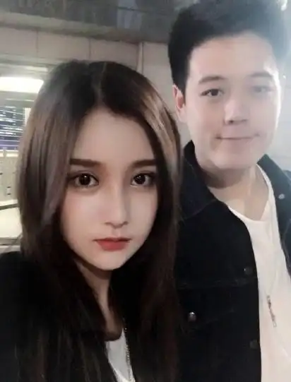 网红和高富帅成标配王思聪前女友雪梨和富二代订婚小黑和林更新传绯闻